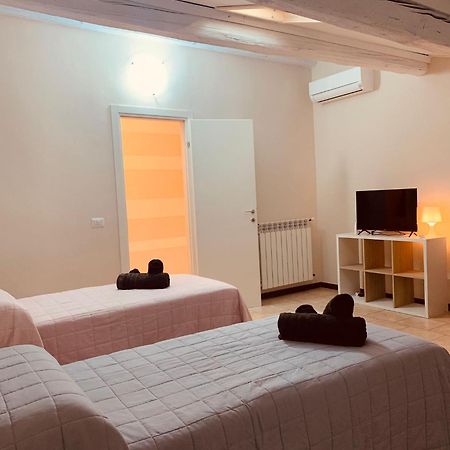 Casa Amelie Appartement Peschiera del Garda Buitenkant foto